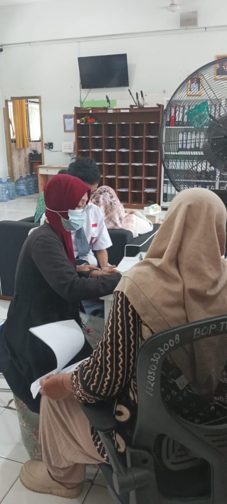 Peserta Didik Pindahan SMAN 105 Jakarta Lakukan Lapor Diri di Ruang Tata Usaha whatsapp image 2026 01 20 at 10.37.48 (1)