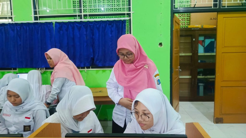 Dikoordinatori Bidang Akademik, SMAN 105 Jakarta Gelar Pengisian PDSS untuk Siswa Eligible SNBP whatsapp image 2026 01 21 at 07.03.31