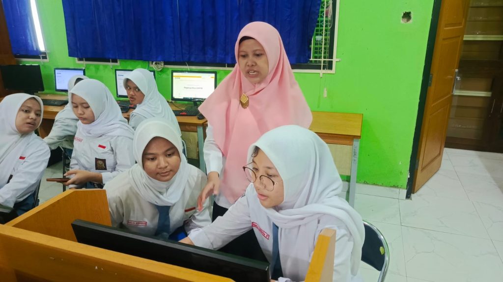 Dikoordinatori Bidang Akademik, SMAN 105 Jakarta Gelar Pengisian PDSS untuk Siswa Eligible SNBP whatsapp image 2026 01 21 at 07.03.32 (1)