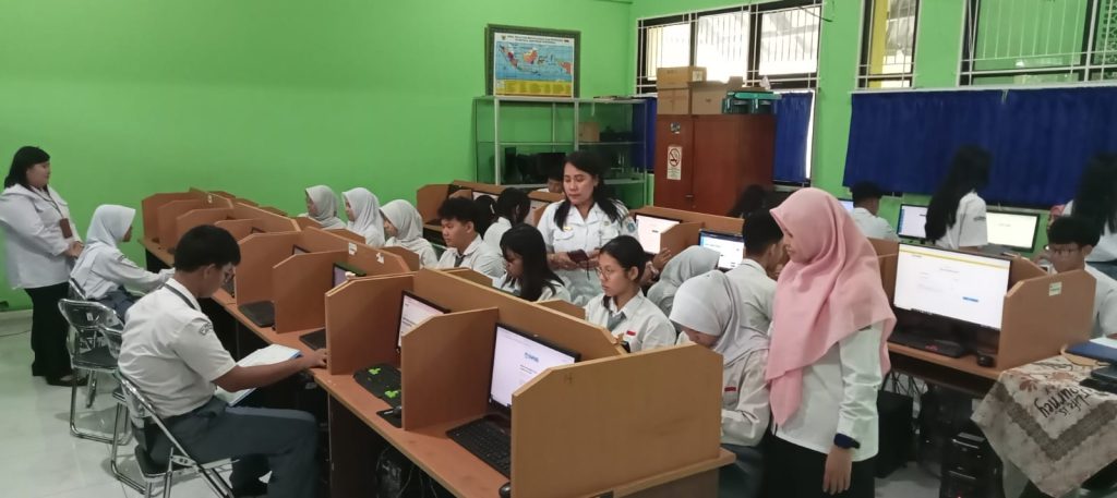 Dikoordinatori Bidang Akademik, SMAN 105 Jakarta Gelar Pengisian PDSS untuk Siswa Eligible SNBP whatsapp image 2026 01 21 at 07.16.43 (1)